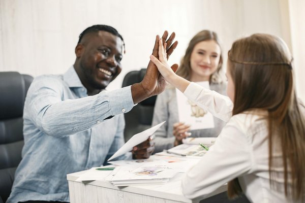 Apprenez le montage vidéo en ligne à votre rythme avec certif'